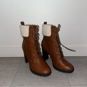 Brown Lace-Up Ankle Boots with Fur Lining